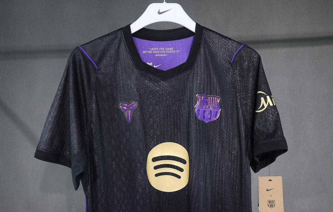 Barcelona 2026/27 Away Player Version Jersey - Detail 1