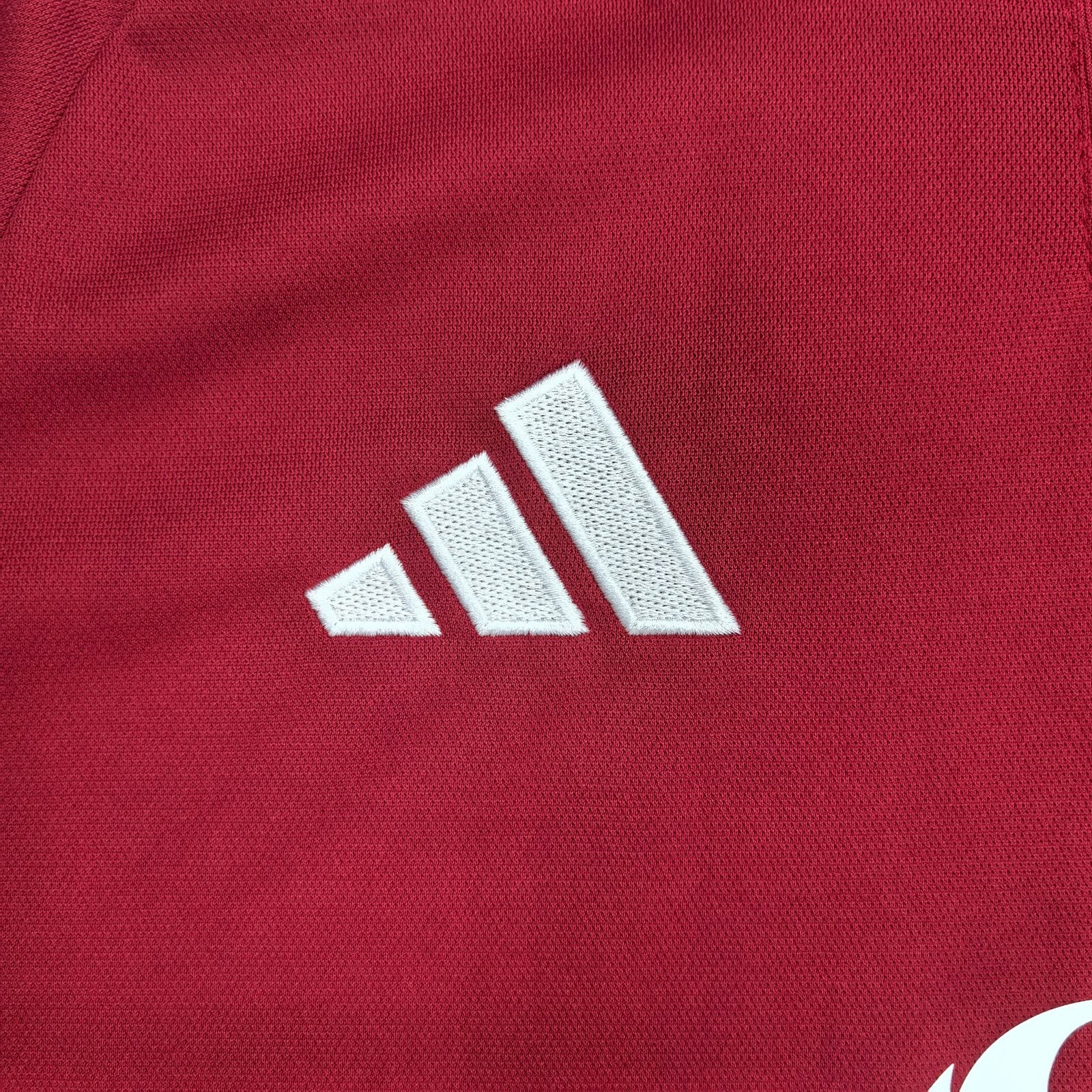 Manchester United Home Jersey 2026/27 - Detail