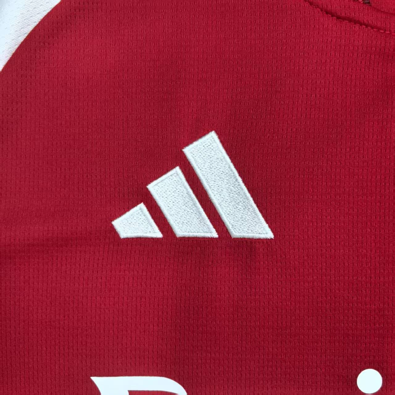 Arsenal Home Jersey 2026/27 - Detail