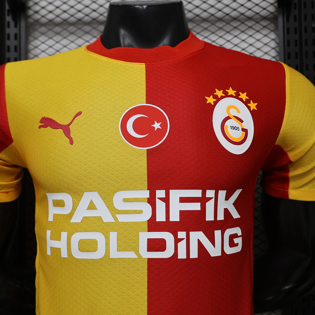 Galatasaray 2026/27 Home Player Version Jersey - Detail 1