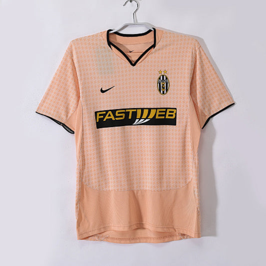 Juventus 2003/04 Third Pink Retro Jersey - Front