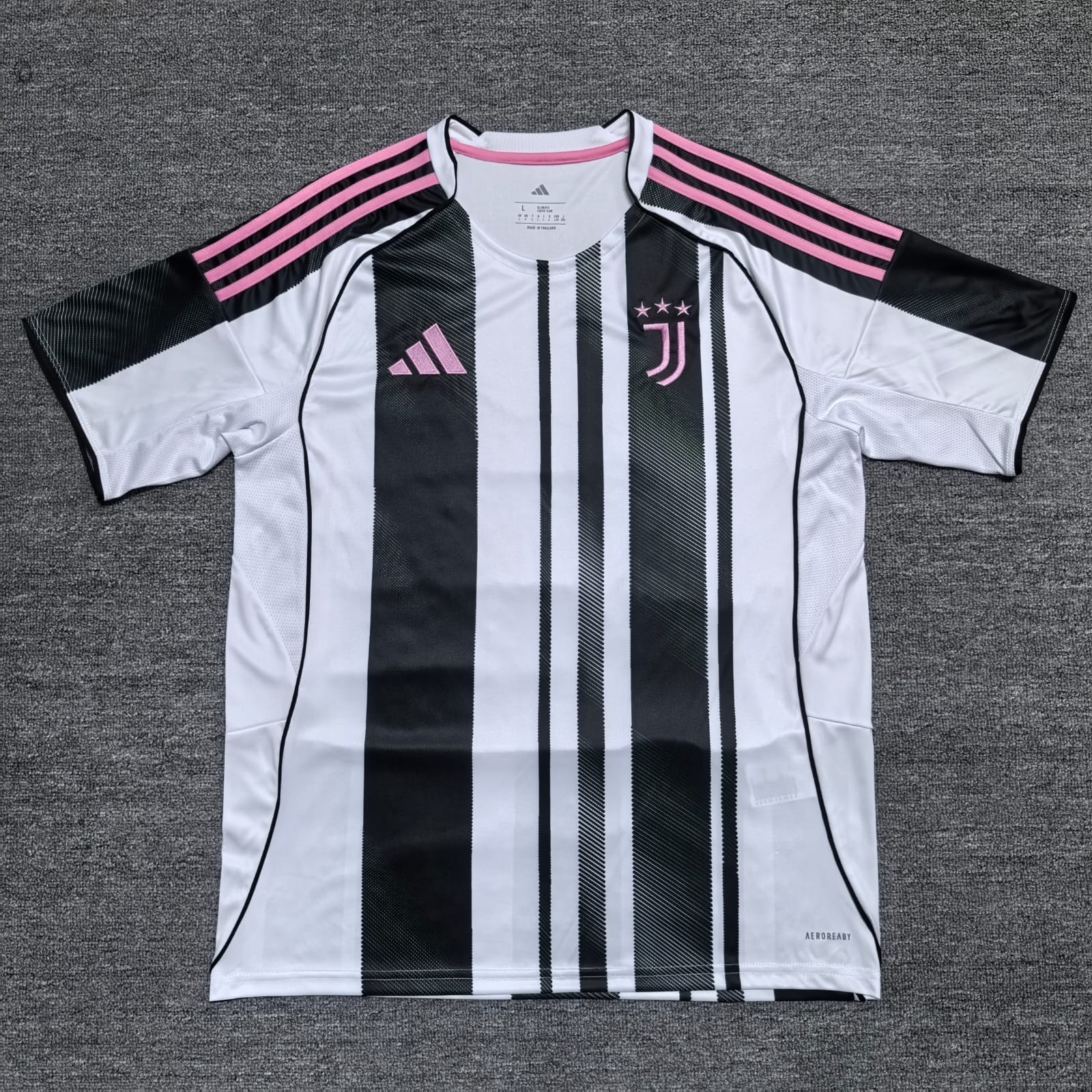 Juventus 25-26 jersey front