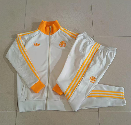 Bayern Munich 2026/27 Full-Zip Kids Winter Training Set - Cream/Orange - clean full set view