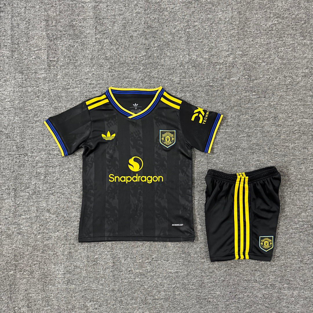 Manchester United 2025/26 Third Kids Football Kit - Front