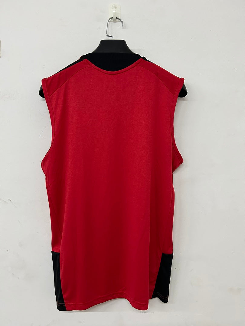 Manchester United Red Sleeveless Training Kit 2026/27 - view 4