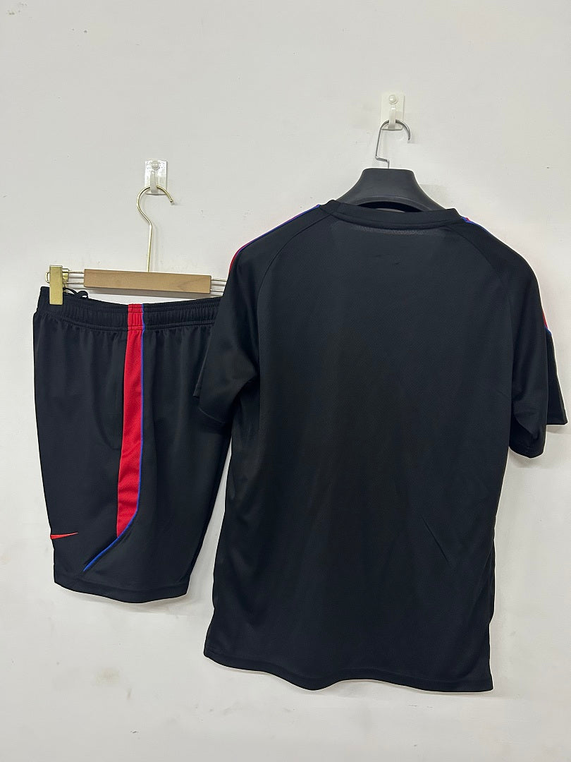 Paris Saint-Germain Black Short-Sleeve Training Kit 2026/27 - view 2