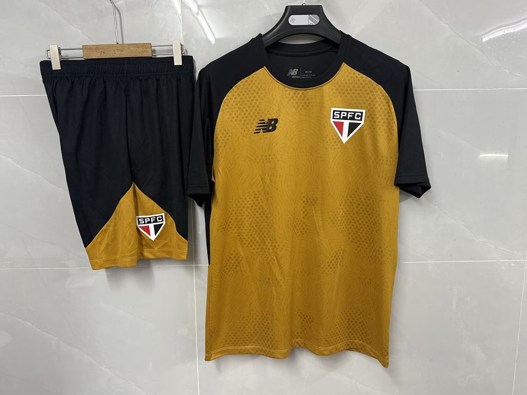 Sao Paulo Gold Short-Sleeve Training Kit 2026/27