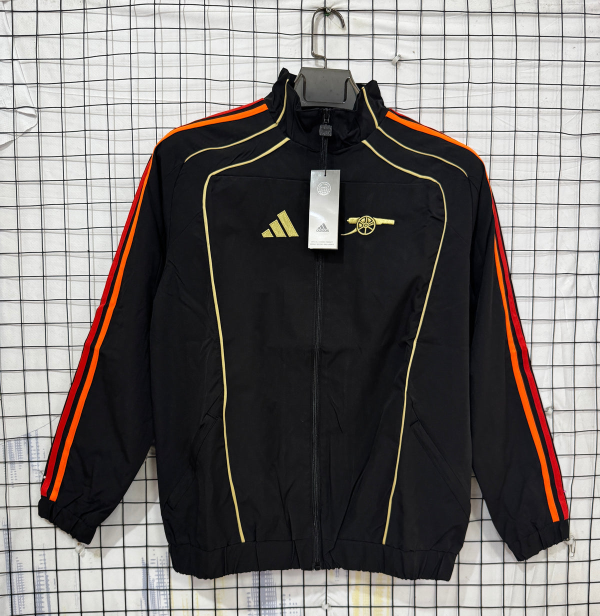 Arsenal 2026 Black & Yellow Lightweight Windbreaker - front view
